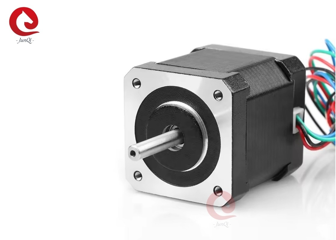 Nema17 42*47mm 0.44N.m 1.68A 2Phase 24VDC ไฮบริดสเตปปิ้งมอเตอร์สําหรับเครื่องจักรอุตสาหกรรม